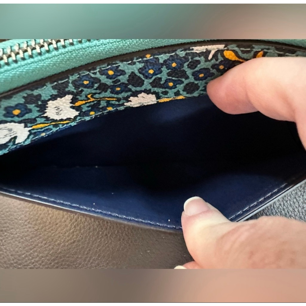 Coach Yankee Floral Print Zippy Wallet – Teal Blue Leather with Black Hardware - Picture 4 of 8